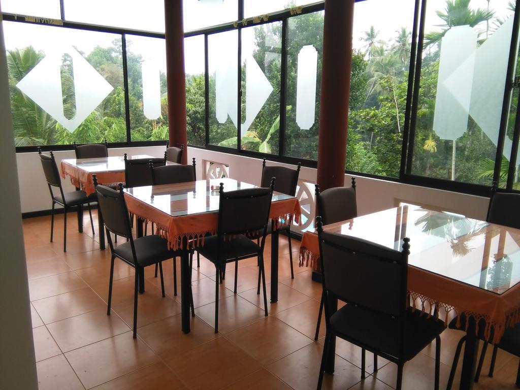 Green View Holiday Resort Канди Екстериор снимка