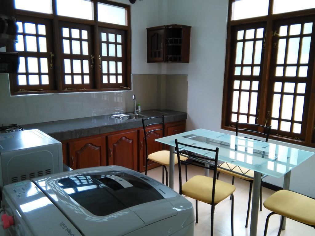 Green View Holiday Resort Канди Екстериор снимка