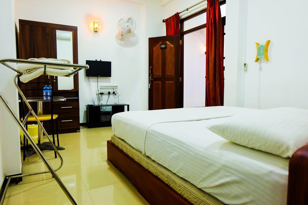 Green View Holiday Resort Канди Екстериор снимка