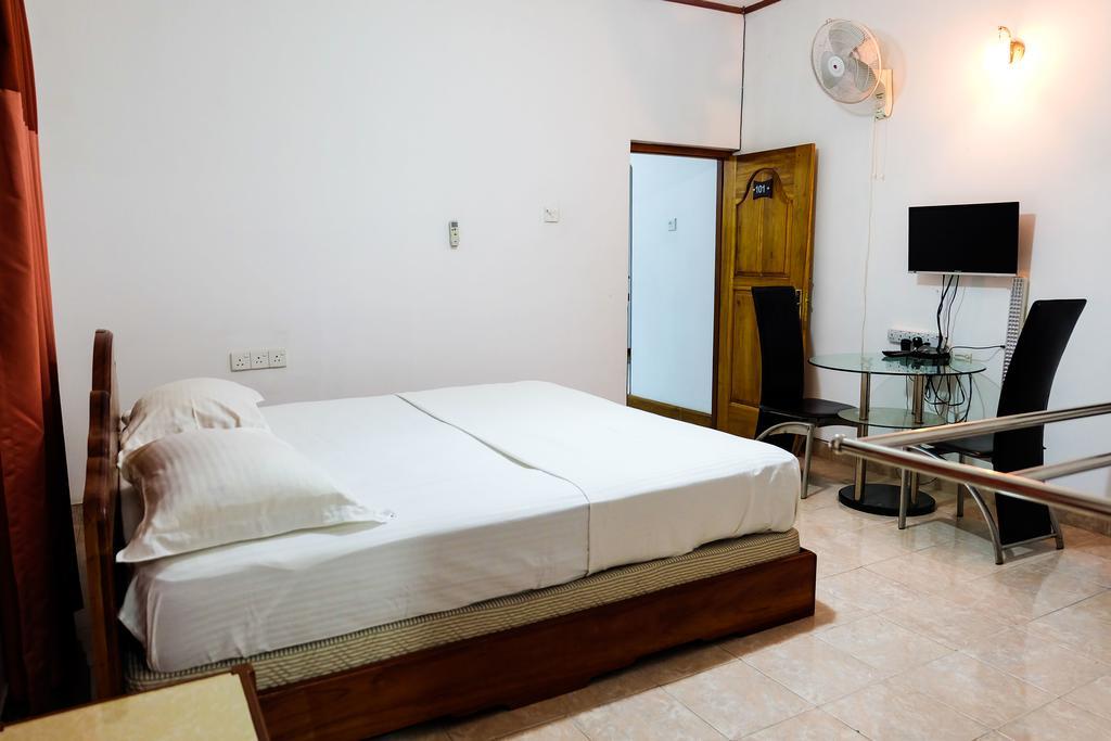 Green View Holiday Resort Канди Екстериор снимка