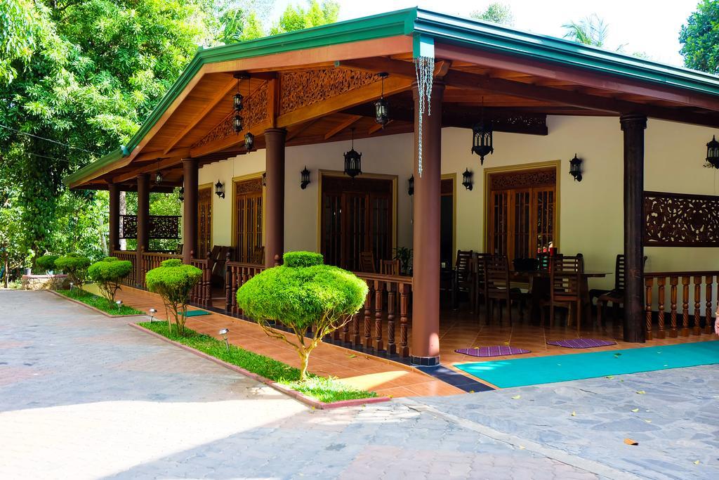 Green View Holiday Resort Канди Екстериор снимка