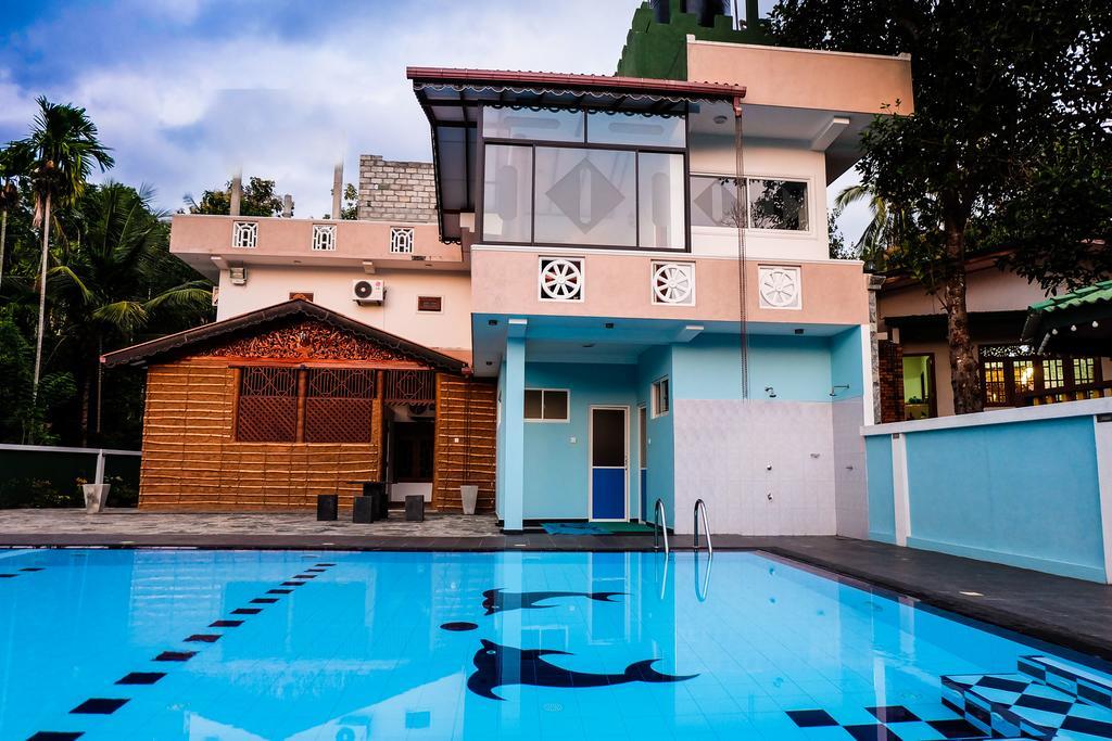 Green View Holiday Resort Канди Екстериор снимка