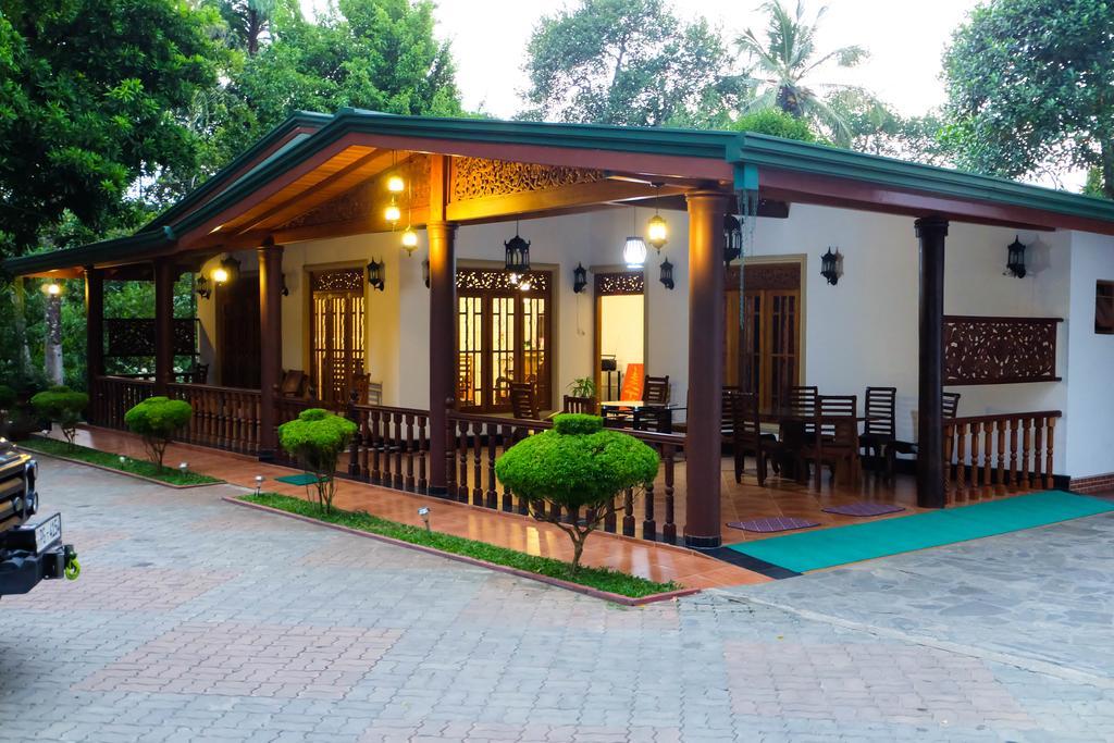 Green View Holiday Resort Канди Екстериор снимка