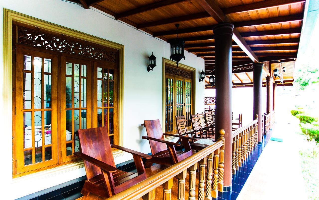Green View Holiday Resort Канди Екстериор снимка