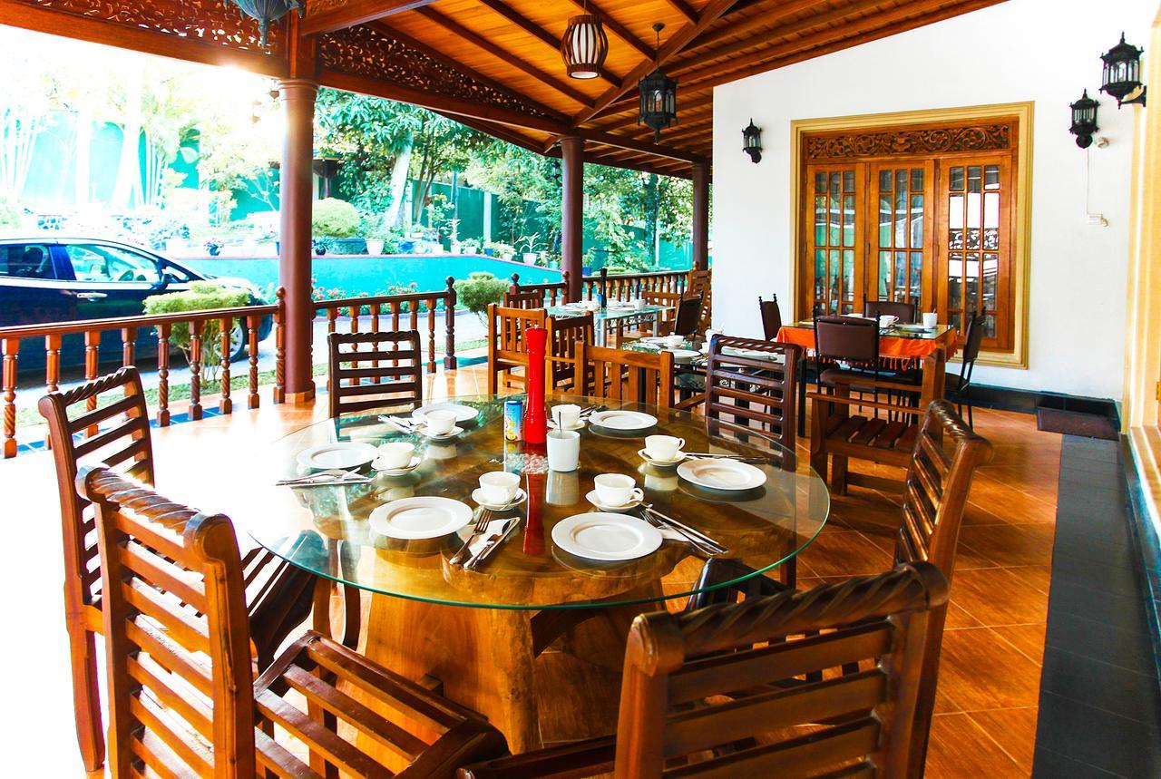 Green View Holiday Resort Канди Екстериор снимка
