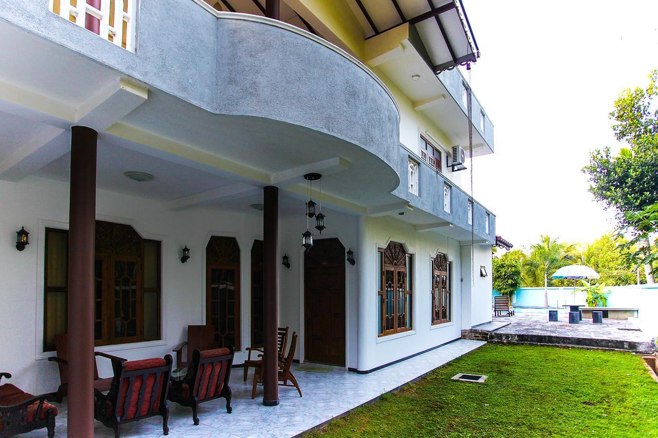 Green View Holiday Resort Канди Екстериор снимка