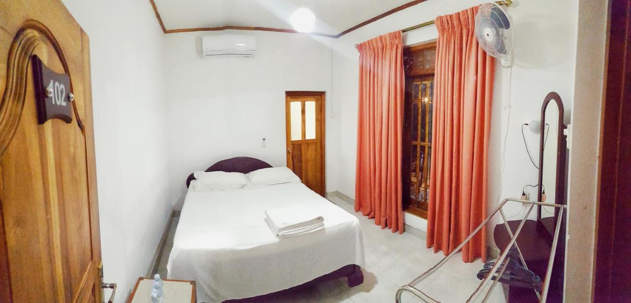 Green View Holiday Resort Канди Екстериор снимка